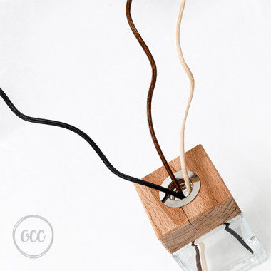 Decorative wavy sticks for reed diffusers